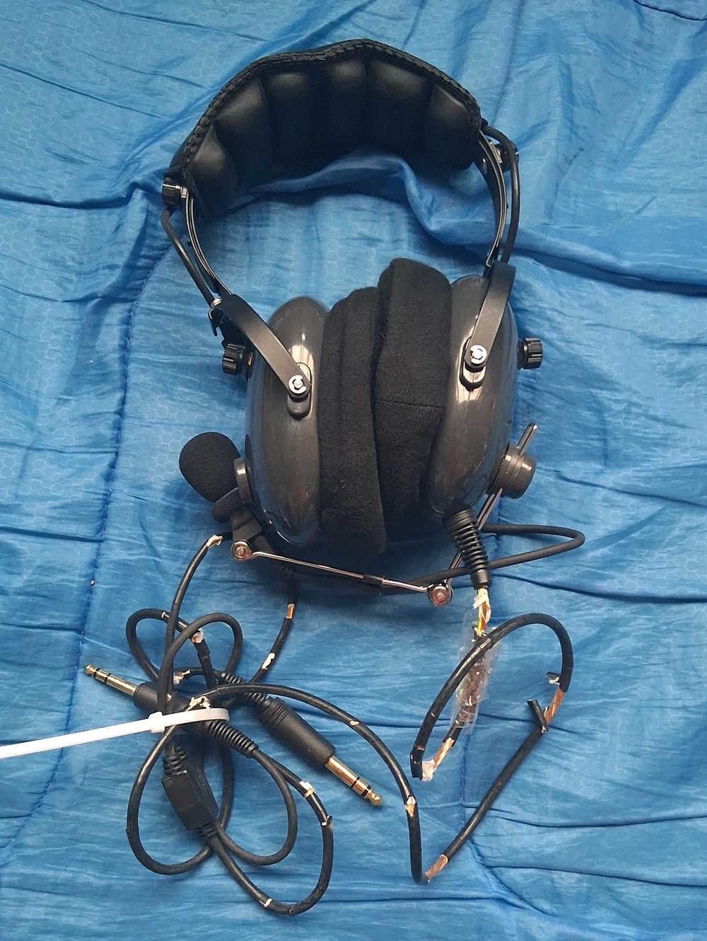Avcomm Aviation Headset with Boom Microphone